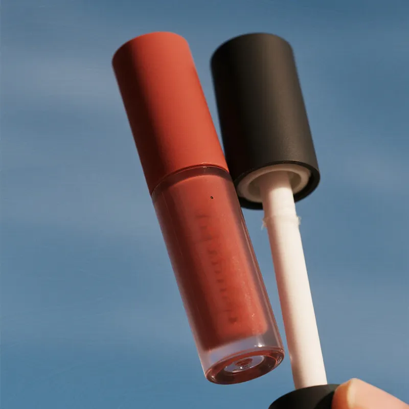 Bote ekipman pou lèv enteprete